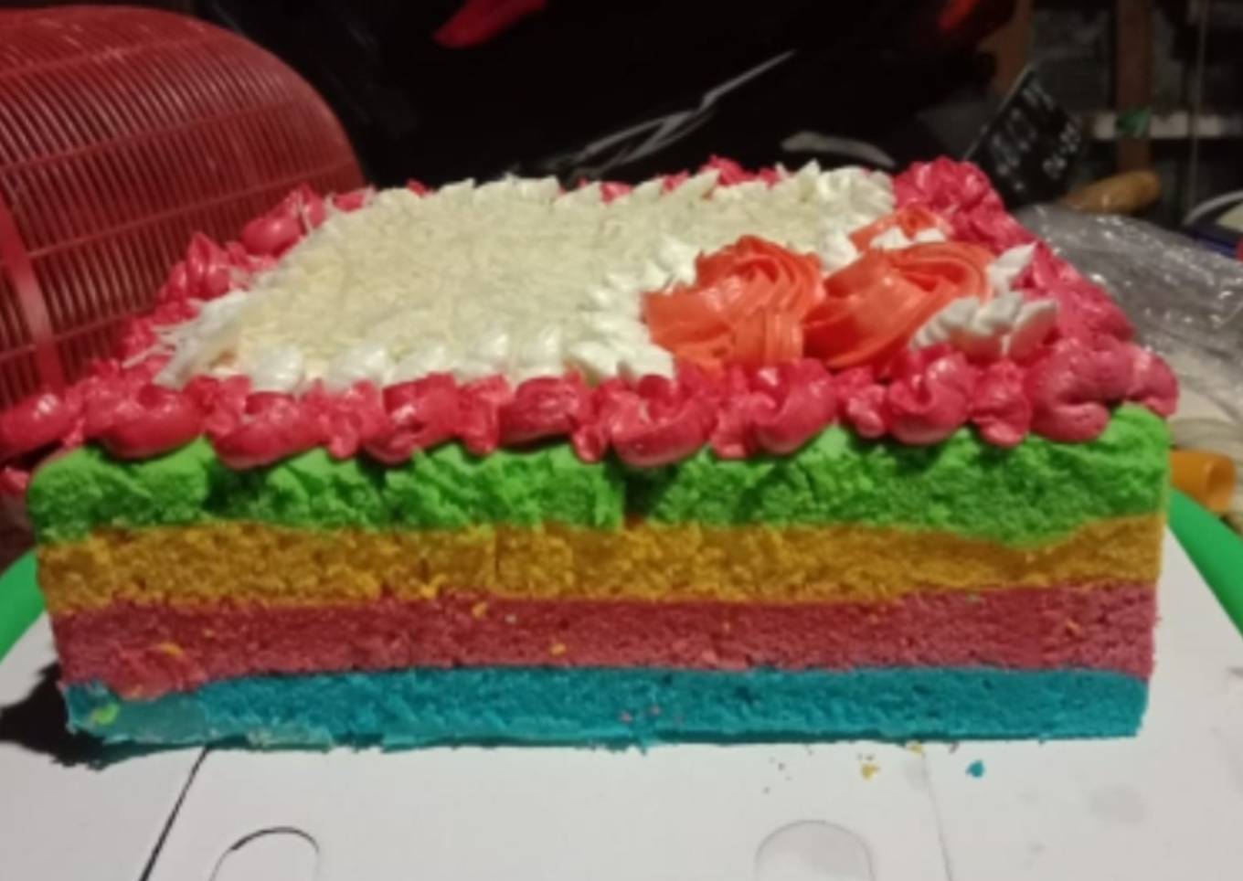Kue pelangi (rainbow cake)