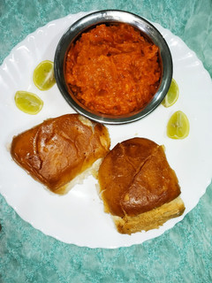 பாவ் பாஜி (paav bhaaji recipe in tamil) செய்முறை முக்கிய புகைப்படம்
