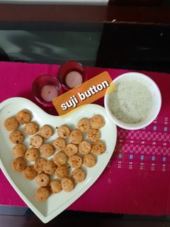 सूजी बटन (suji button recipe in Hindi) रेसिपी मुख्य फोटो