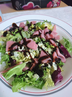 Una foto de Ensalada rápida con vinagre de módena