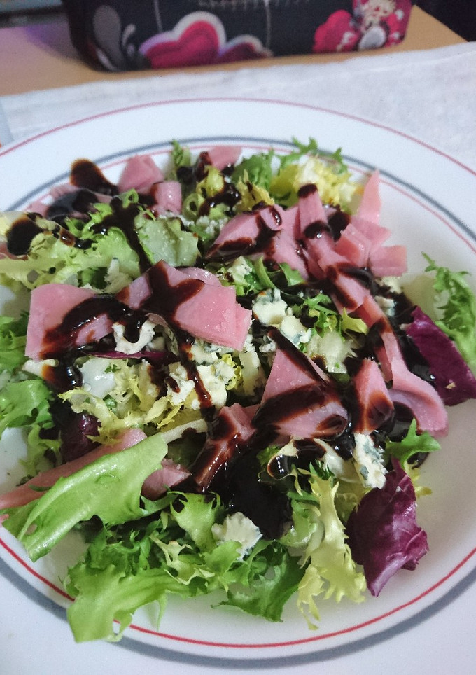 Una foto de Ensalada rápida con vinagre de módena