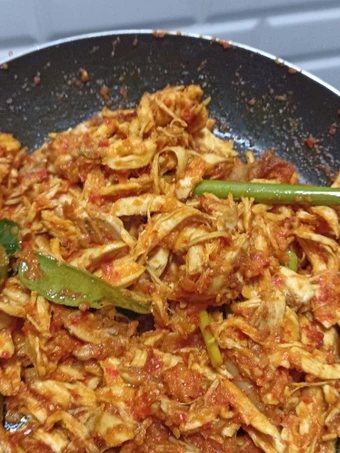 Cara Mudah Membikin Resep Ayam Suwir Rica Rica yang Uenak Anti Ribet, Uenak Banget