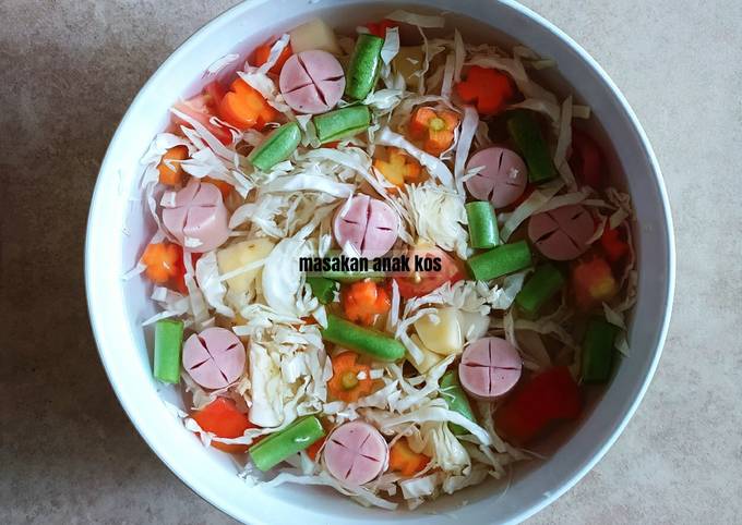 Sayur Sup Sosis Ayam / Sayur Sop Sosis Ayam (Rp 5.000)