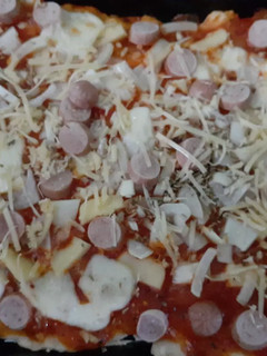 Foto resep Pizza with Mozarella Cheese and Bolognese Sauce