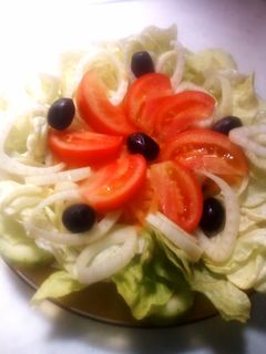 صورة لوصفة سلطة بالبسباس والخضار 🥗