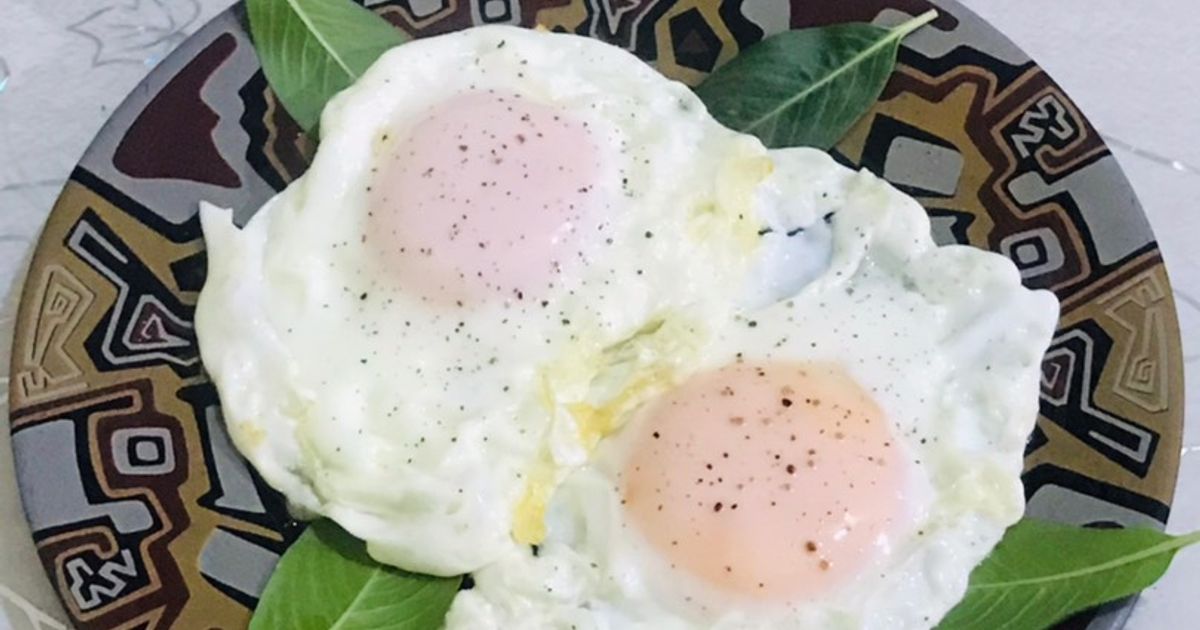 Egg Rais 🍳 Fried Eggs Recipe by Meerab Rais - Cookpad