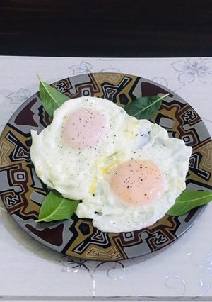 A picture of 🍳 fried eggs.