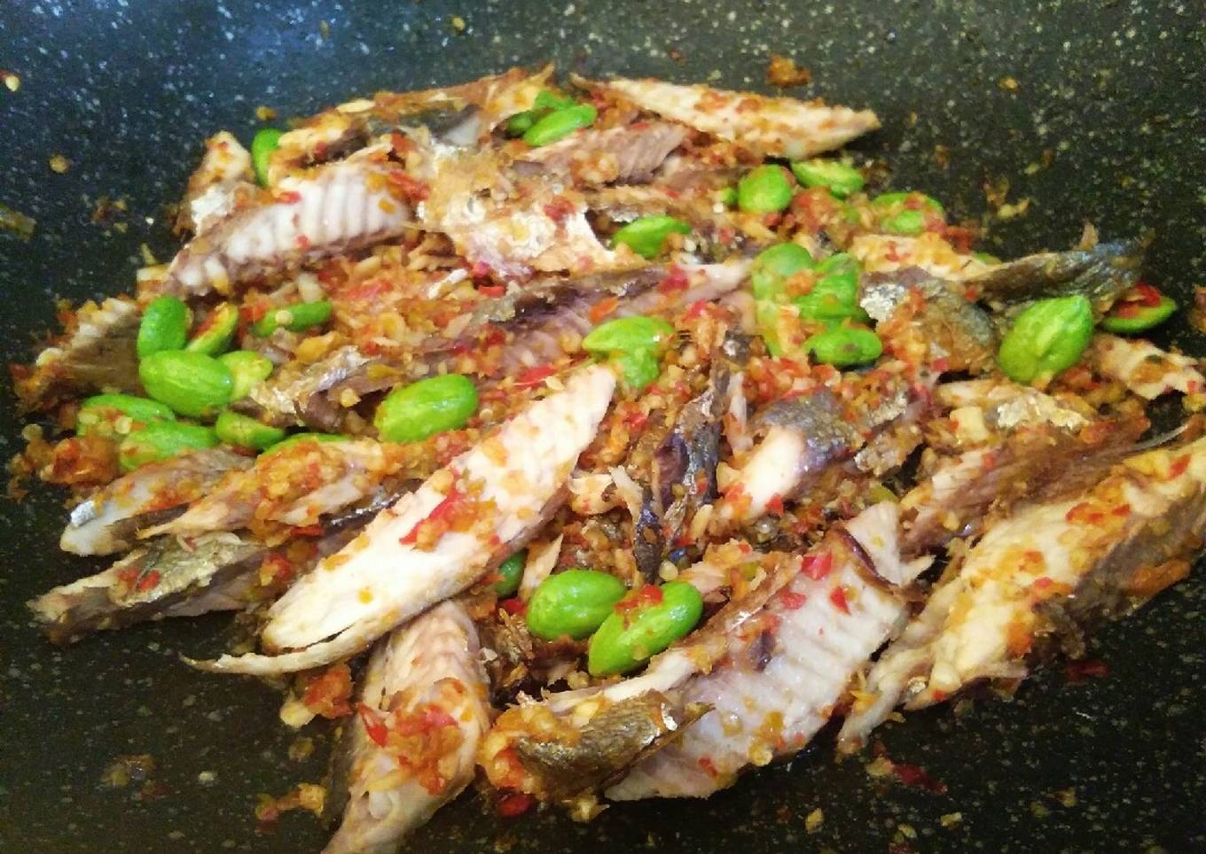 Kembung suwir sambal pete