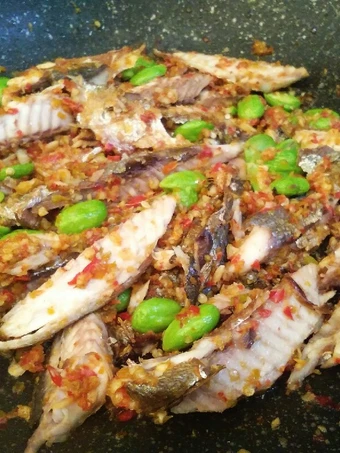 Easy Way Prepare Kembung suwir sambal pete the Can Spoil the Tongue Delicious