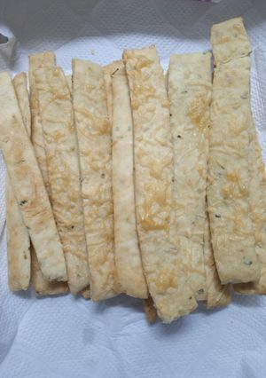 Una foto de Talitas con orégano y queso rallado!!