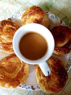 A picture of Bakarkhani with chai.