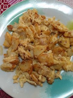 Una foto de Revuelto de bacalao (Bacalao dorado)