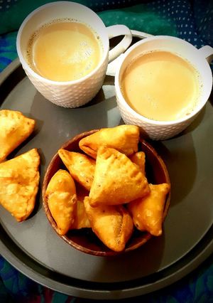 A picture of Mini moong dal samosa.
