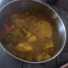 A picture of Aloo tamatar.