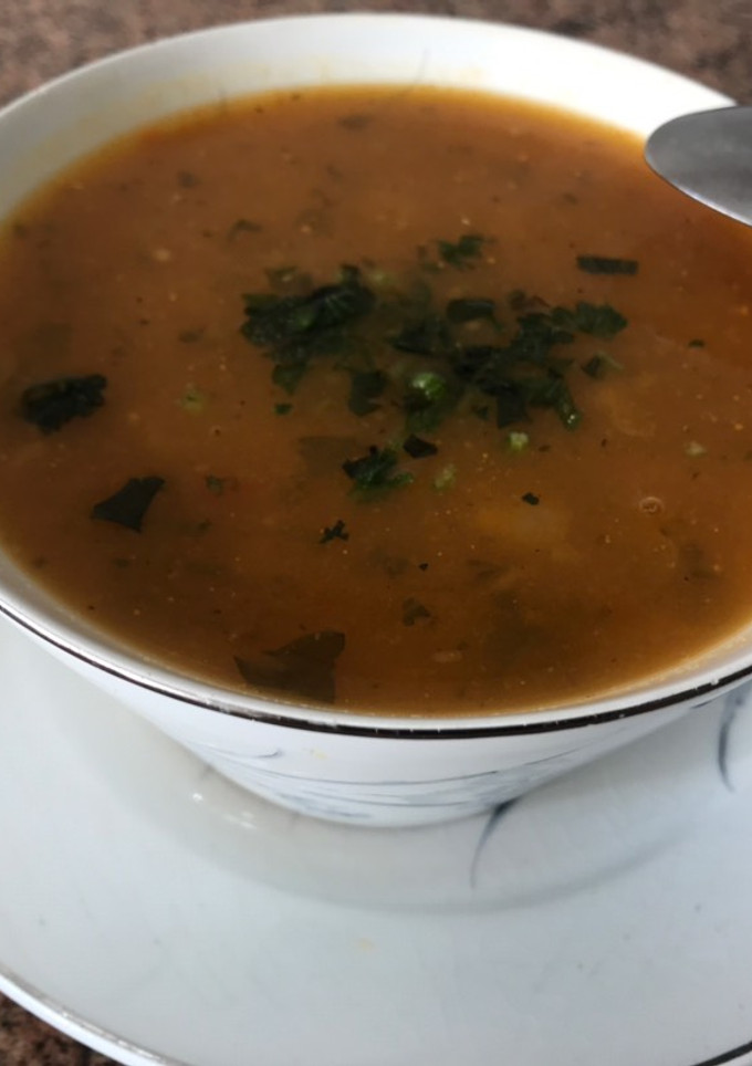 Una foto de Auténtica harira marroquí sin harina y sin carne / comida de Marruecos