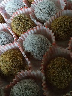 صورة لوصفة كرات الشوكلاته بجوز الهند 😋