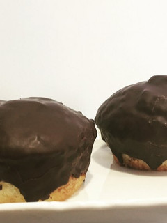 Una foto de Muffins de bombón almendrado
