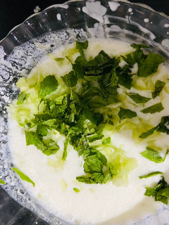 खीरा पुदीना रायता(kheera pudina raita recipe in hindi) रेसिपी मुख्य फोटो