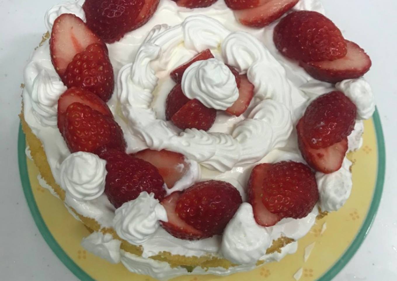 Strawberry sponge cake