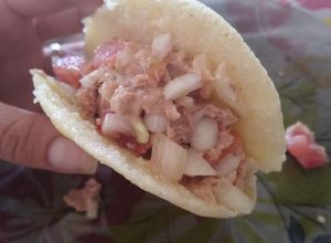 Una foto de Arepitas de atún