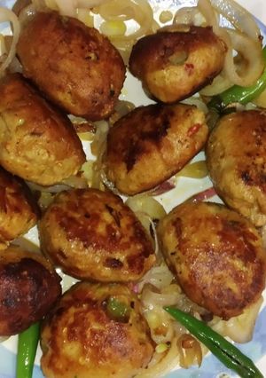 A picture of Chicken gola kabab.