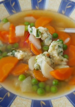 Zöldségleves petrezselymes galuskával recept fotója