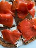 Crostoni al salmone affumicato