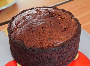 Una foto de Torta galesa patagónica hervida, que parte de azúcar "quemado" (caramelo) versión con huevos 🏴󠁧󠁢󠁷󠁬󠁳󠁿 🇦🇷