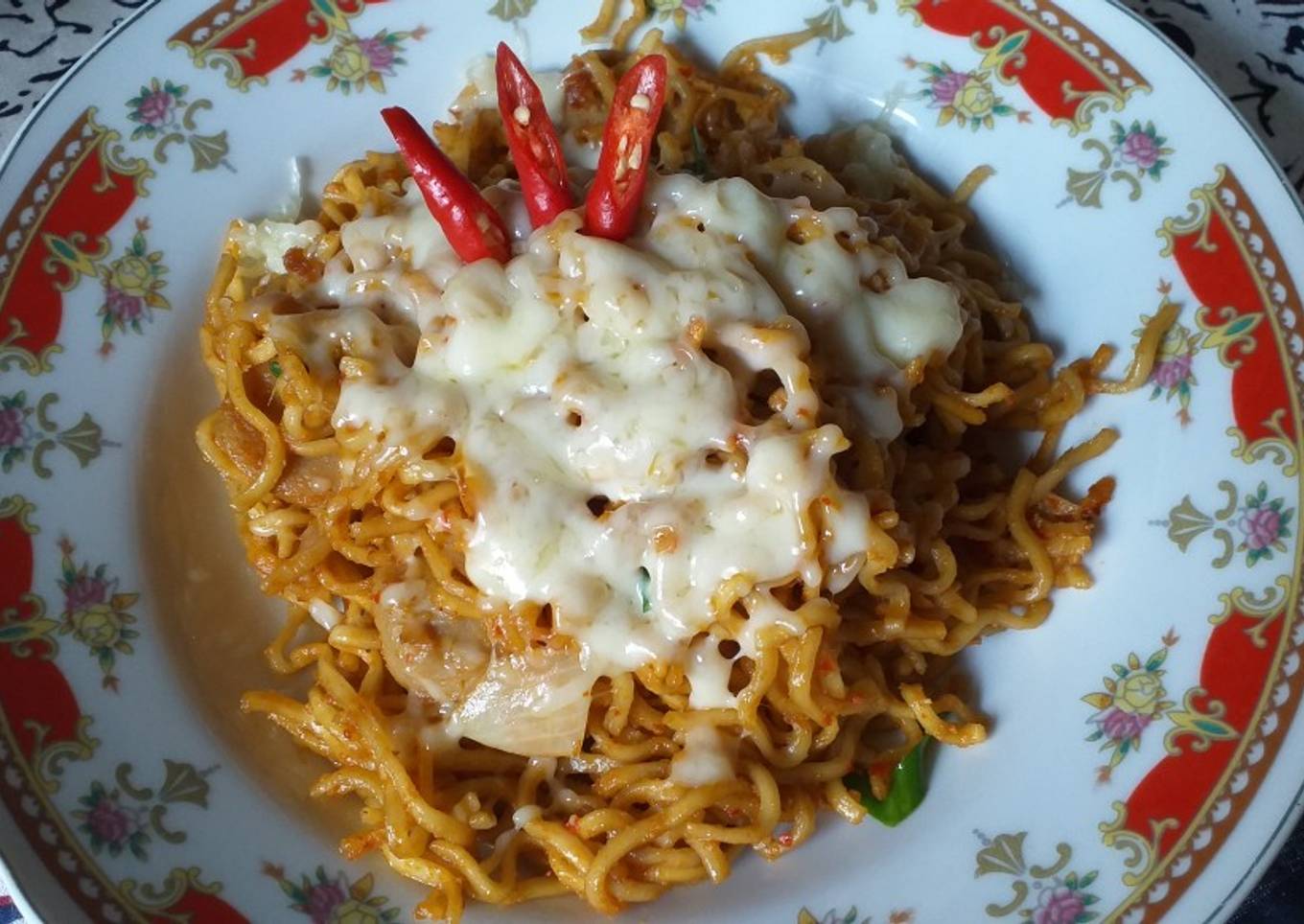 #21 Mie Goreng Bakso Mozarella������������������