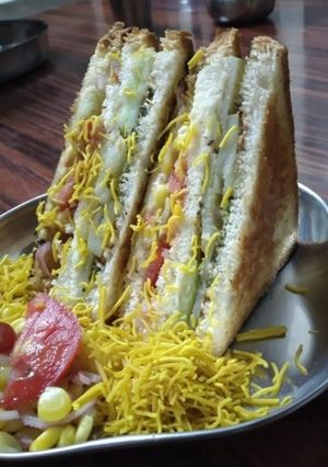 A picture of Grilled Veg Club Sandwich.