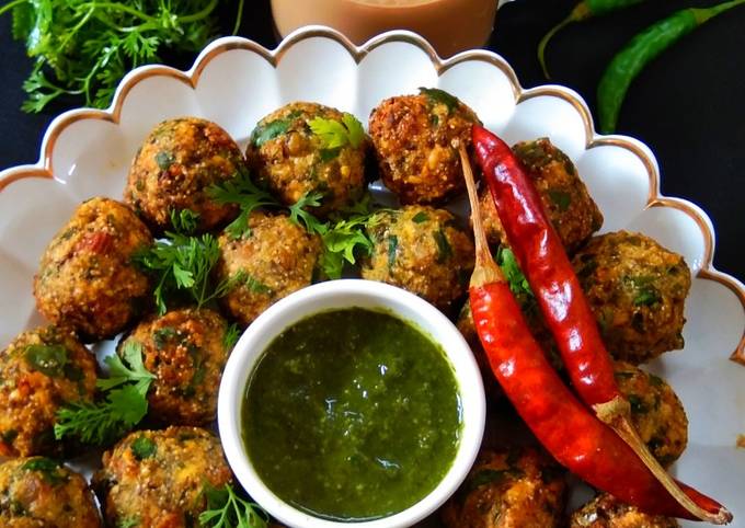 हरी मूंग दाल मंगोड़े (Hari Moong dal Mangode recipe in hindi) रेसिपी बनाने की विधि in Hindi by Sudha Agrawal - Cookpad
