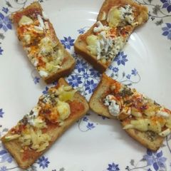 A picture of Bread Pizza.