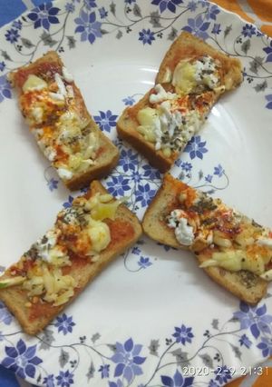 A picture of Bread Pizza.