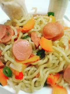 A picture of Garnished noddles.