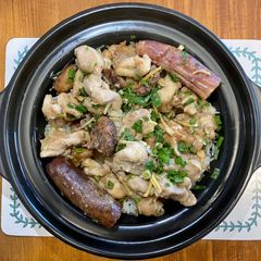 A picture of Hong Kong Style Claypot Rice 煲仔飯.