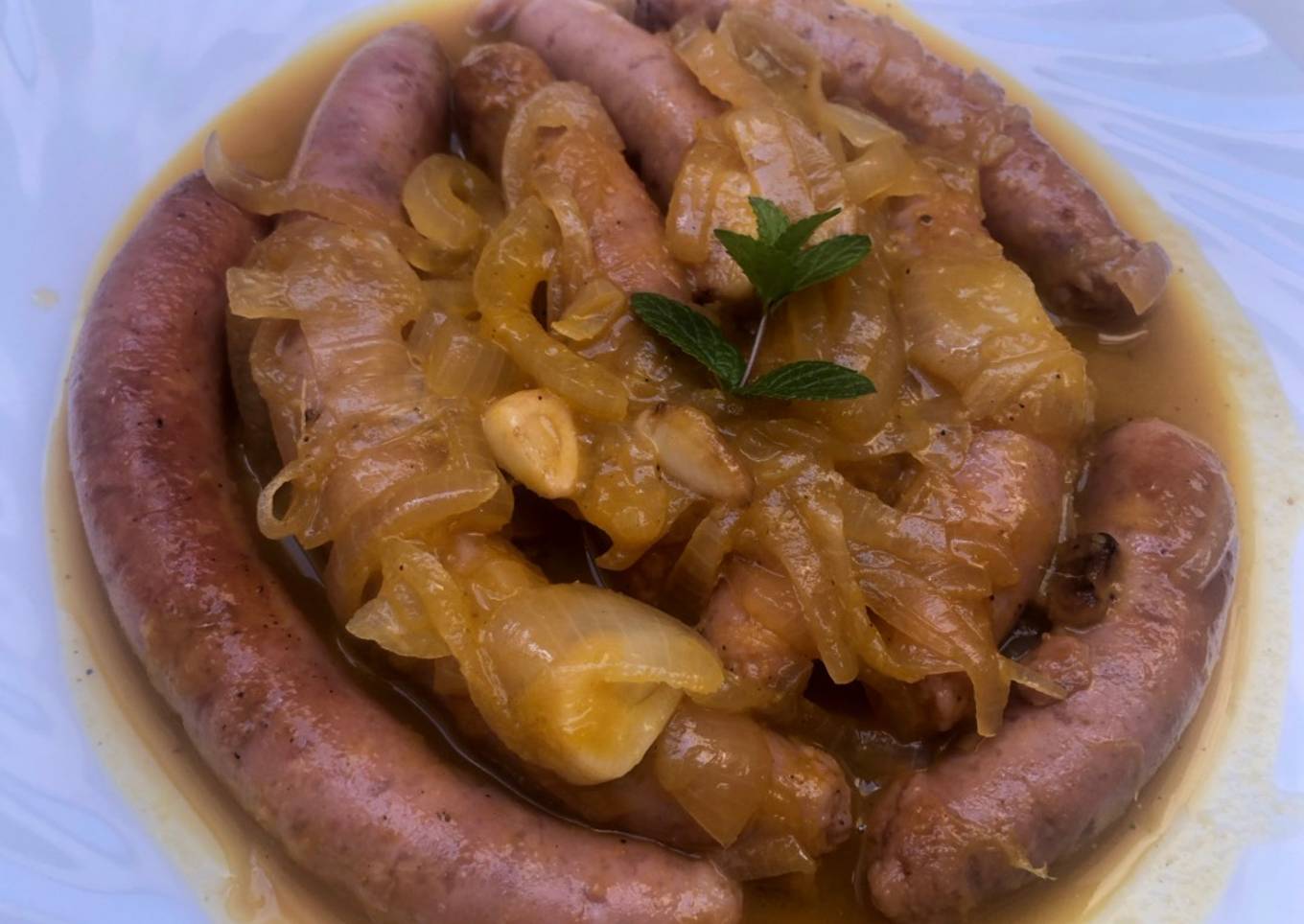 Salchichas caseras encebolladas a la naranja 🍊