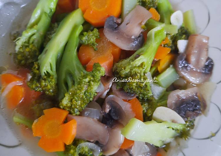 Resep Tumis Brokoli Wortel Jamur yang Bisa Manjain Lidah
