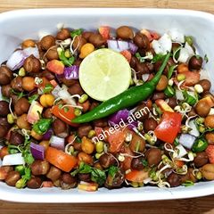 A picture of Kala Chana Salad.