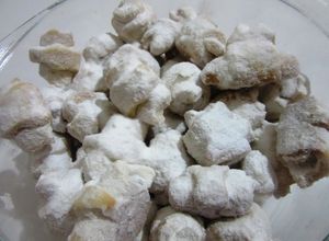 O poză a rețetei Cornulețe cu borş, margarină și rahat.