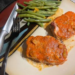 A picture of Lemon garlic pork chops.