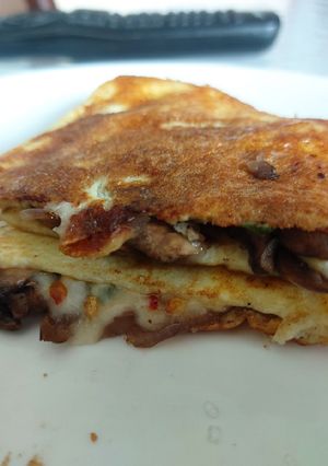 মাশরুম অমলেট (Mushroom omlette recipe in Bengali) রেসিপির প্রধান ছবি