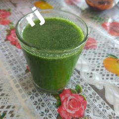 A picture of Rj special Green coriander & mint leaves panipuri.