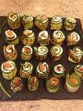 Rotolini di zucchina con caprino, erba cipollina e salmone