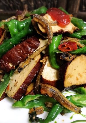 糯米椒小魚豆乾 的食譜成品照片