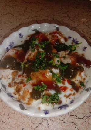 दही वाडा (dahi wada recipe in marathi) रेसिपी चे मुख्य फोटो 