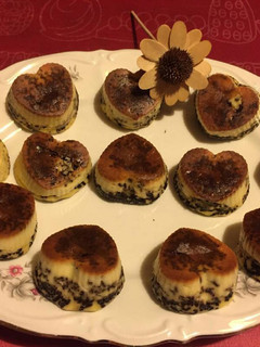 Una foto de Mini tartas de queso y chocolate