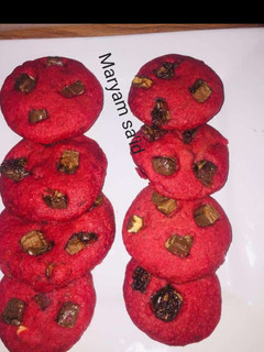 A picture of Red velvet chocolate cookies.