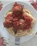 Albóndigas Veganas con salsa roja