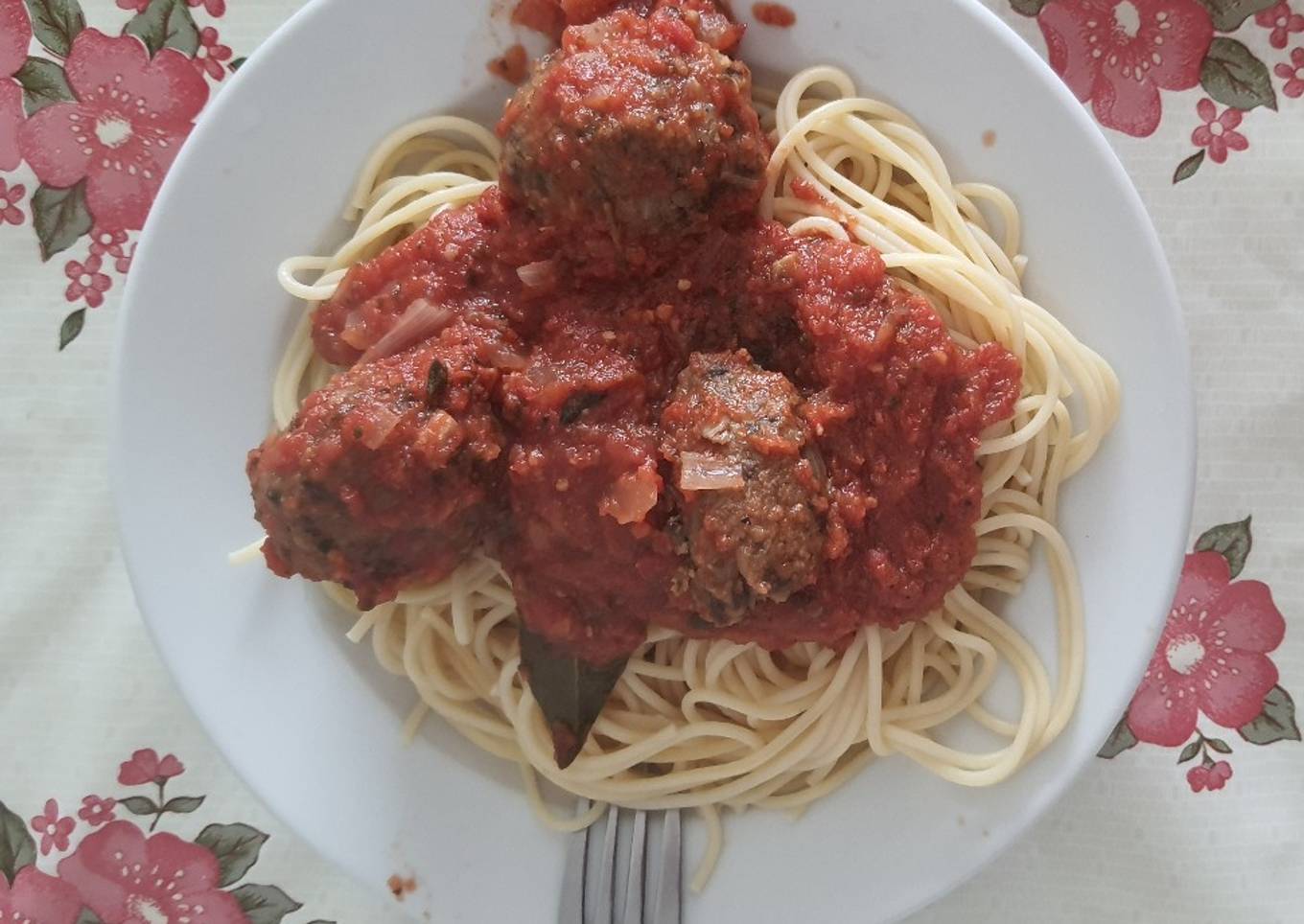 Albóndigas Veganas con salsa roja