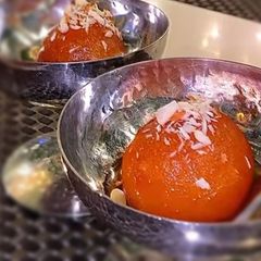 A picture of Gulab Jamun.
